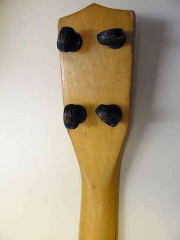 Banjolele friction tuners